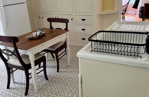 Skaneateles House | Short walk to restaurants and lake front parks.