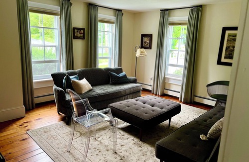 Skaneateles House | Short walk to restaurants and lake front parks.