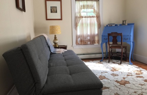 Skaneateles House | Short walk to restaurants and lake front parks.