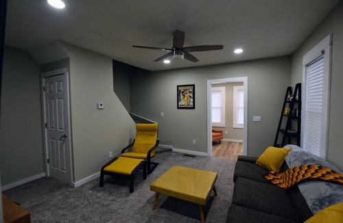 Kent House | Short walk to river or downtown Kent.