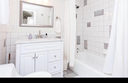 New Buffalo House | Short walk to the beach and downtown!!!!!