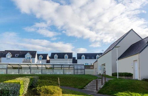 Saint-Nic Condo | Short Walk to the Beach | Pool Access