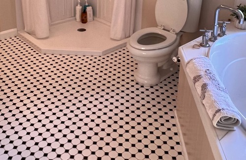 Rye House | Short walk to the beach. Sunny and bright.