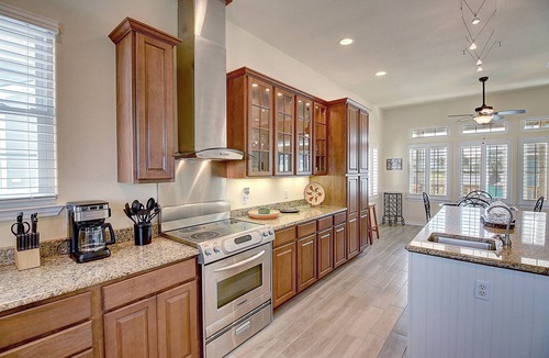 Port Aransas House | Short walk to the beach ~ Spacious house ~ Golf Cart