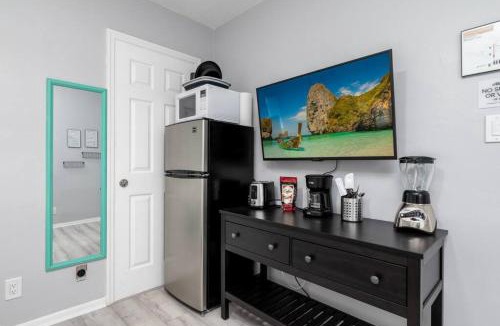 Wilton Manors Apartment | Short Walk to Wilton Drive Apt5