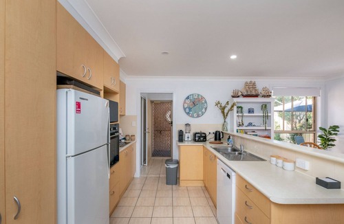 Forster Villa | Shorties by the lake