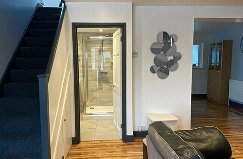 South Hornchurch House | Shortlet Express, 3 bedroom House,2 baths Dagenham