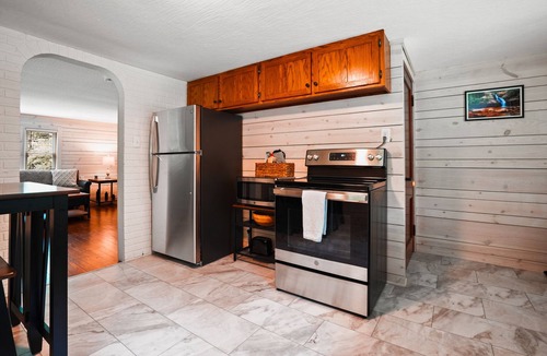 South Bloomingville Cabin | Shorty's Place | Hocking Hills, 80 Acres, Hot Tub