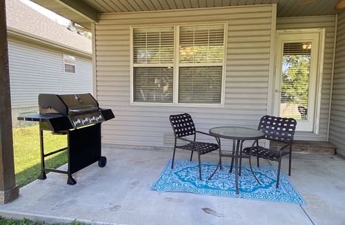 Branson Theater District House | 🎸SHOWS🎣LAKE⛳️GOLF🎢FUN🎡SHOP🎯InTown🏡Garage🇺🇸STAMPEDE❤️