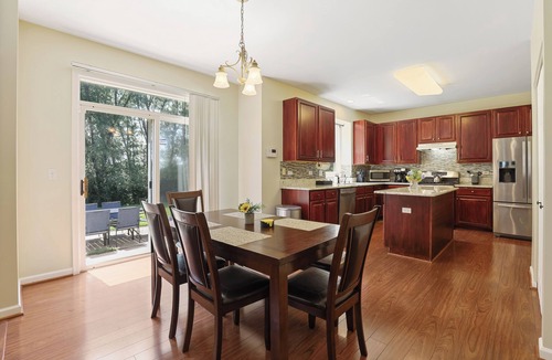 Aurora House | Showstopper: 5 BR+, 3.5BA Spacious Home
