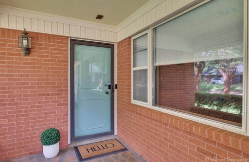 Springlake House | Shreveport Gem, Sleeps 9, Retro Comfort Stay