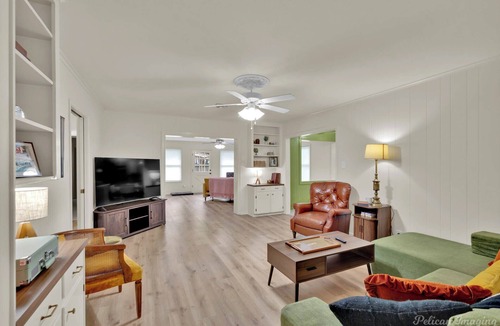 Springlake House | Shreveport Gem, Sleeps 9, Retro Comfort Stay