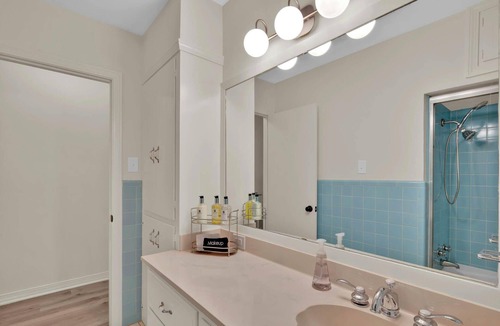 Springlake House | Shreveport Gem, Sleeps 9, Retro Comfort Stay