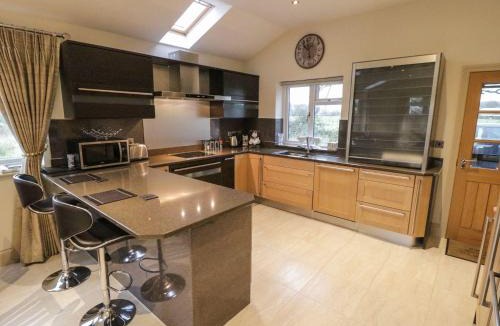 Blackburn House | Shreyas Cottage