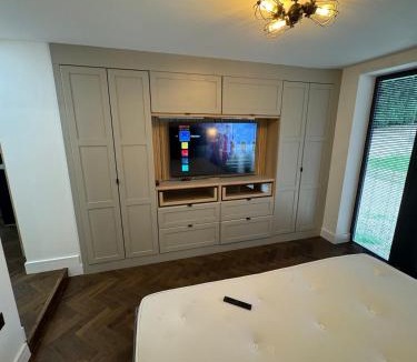 Locks Heath Apartment | Shri's Palace beautiful getaway