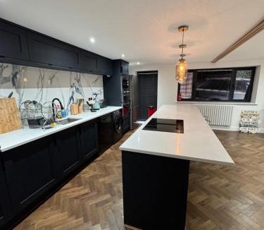 Locks Heath Apartment | Shri's Palace beautiful getaway