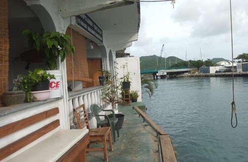 Marigot Hotel | shrimpys laundry ,hostel and yacht support