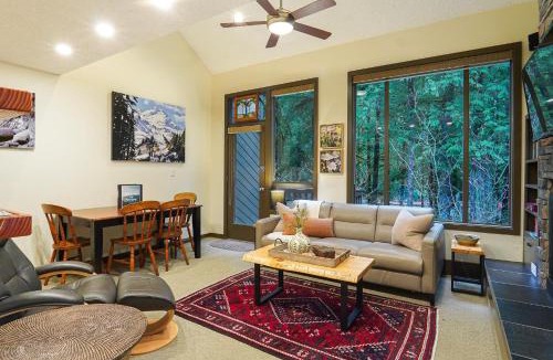 Deming House | Shuksan Suite