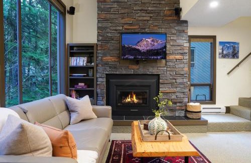 Deming House | Shuksan Suite