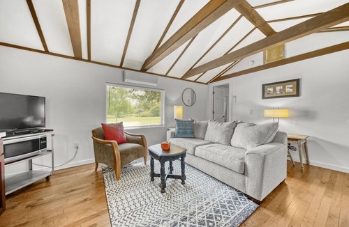 Fennville Apartment | Shull Apartment A