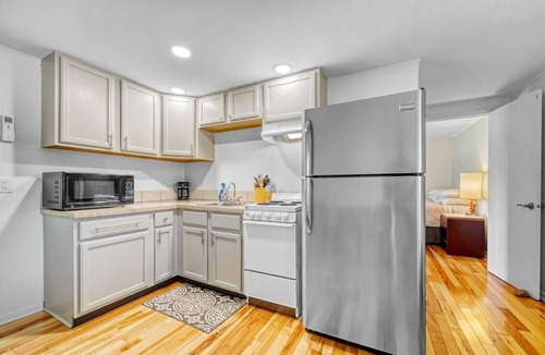 Fennville Apartment | Shull Apartment D