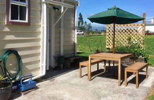 Waihi House | Shunters Cottage
