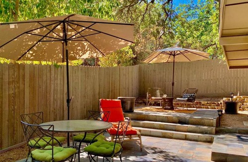Carmichael House | Shurwin Suite 4 · Carmichael Sacramento : Peaceful Modern Cottage