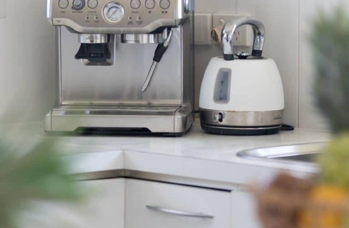 Shute Harbour House | Shutehaven Beach House with Ocean Views.