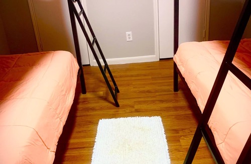 Southeast Houston Hostel | ShutEye Hostel