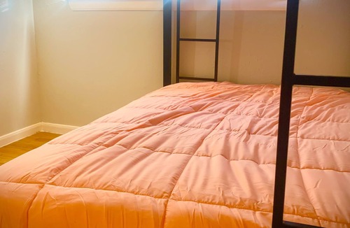 Southeast Houston Hostel | ShutEye Hostel