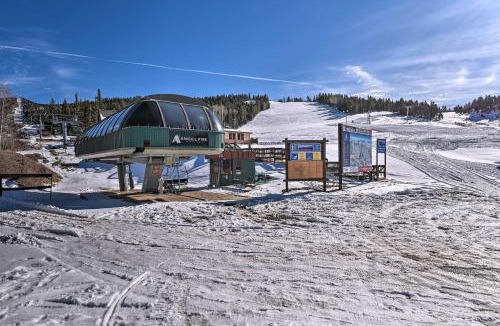 Angel Fire House | Shuttle to the Resort! Rustic Angel Fire Condo