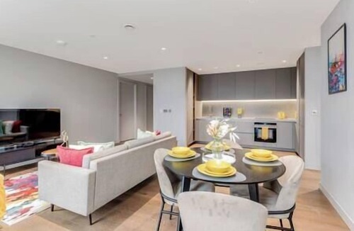 Peninsula Apartment | ShyRoyale 2 Bedroom APT