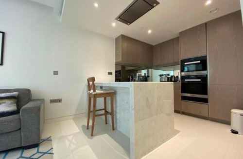 Tower Hill Apartment | SIAC Tower Bridge