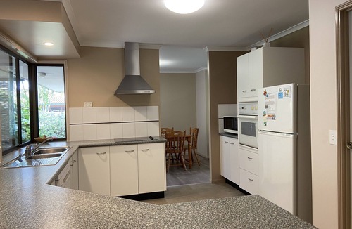 Mount Coolum House | Sid's Place! PETS BEACH MT COOLUM SHOPS GOLF 🐶 🏝For a quiet & relaxing stay!