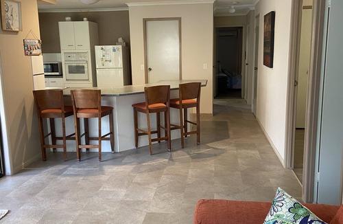 Mount Coolum House | Sid's Place! PETS BEACH MT COOLUM SHOPS GOLF 🐶 🏝For a quiet & relaxing stay!