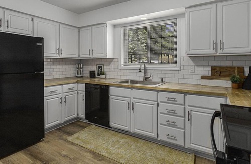 Forest Hills Condo | Side by side duplex w/ private driveway, yard and easy access to everything