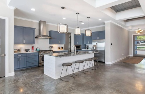 Kingsland House | Side by Side Lux Homes } Concierge Services