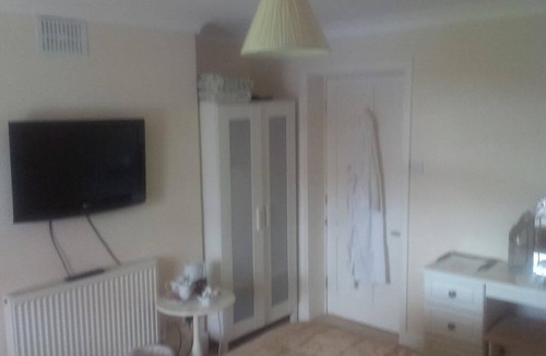 Bangor Bed & Breakfast | Side Room is a Double/Twin with a private bathroom