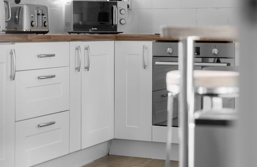 Murthill Apartment | Sidlaw View - 3 Bed with Style