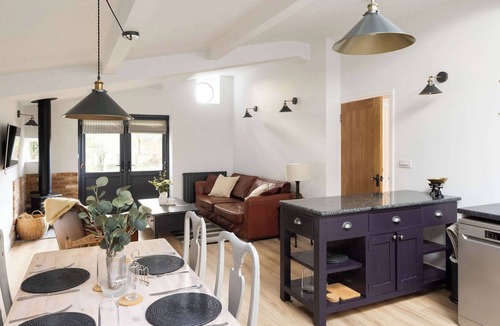 Sidlesham House | Sidlesham Hideaway, Logburner & Garden