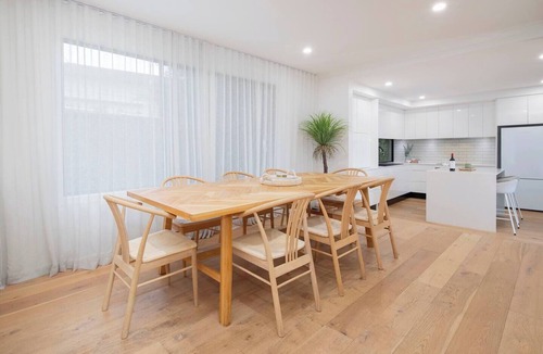 Merewether Heights House | Sienna Cove Elegant Retreat near Merewether Beach