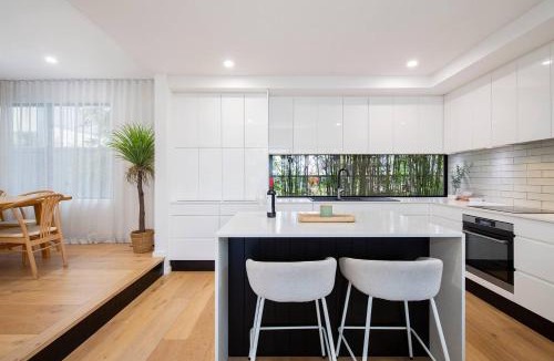 Merewether Heights House | Sienna Cove - Elegant Retreat near Merewether Beach