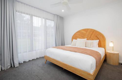 Merewether Heights House | Sienna Cove - Elegant Retreat near Merewether Beach