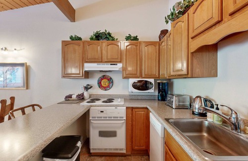 Taos Ski Valley House | Sierra Del Sol | Ski-In, Ski-Out Townhome & Slope-View Balcony
