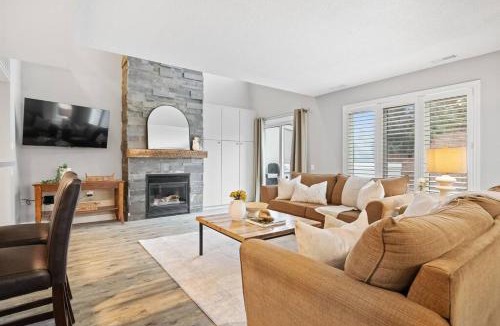 The Blue Mountains House | Sierra Heights - Steps to Blue Mountain Village