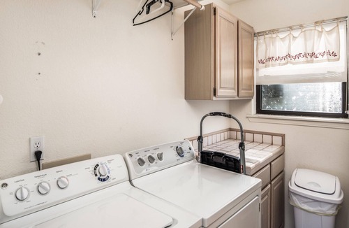 Alto Cabin | Sierra Lake Vista | Pet Friendly, Hot Tub!