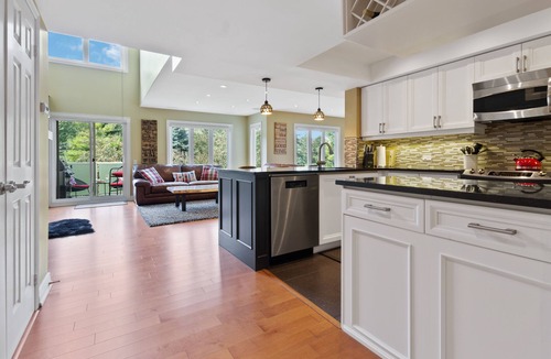 The Blue Mountains Hotel | Sierra Lane Condos