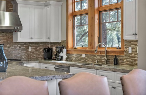 Ponderosa Palisades House | Sierra Sanctuary | Mountain Views with Club and Golf Access!