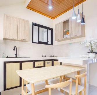 Malang Villa | Sierra Villa Malang - PrivatePool - 4 BR AC