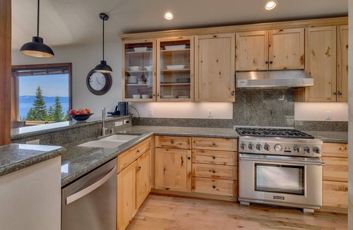 Talmont House | Sierra Vista - Lakeview - TLUXP